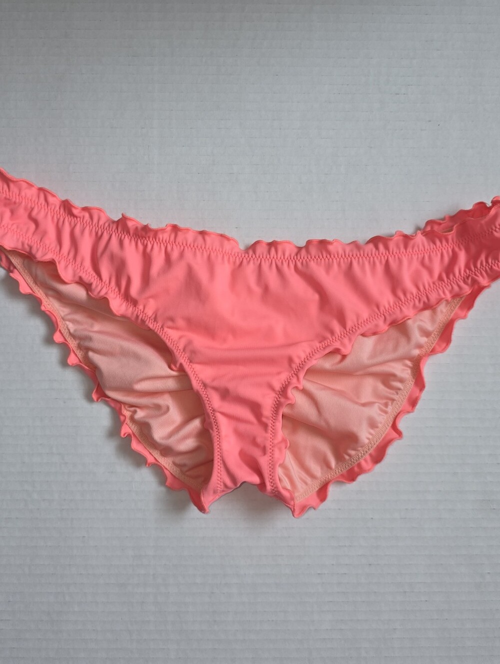 Victoria's Secret - The Ruffle Cheeky - Womens - Bikini Bottoms - sz M - Coral